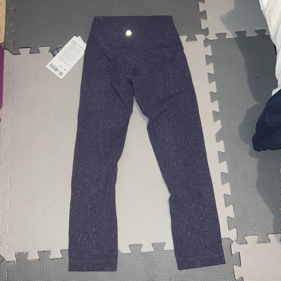 Lululemon 21” leggings - Picture 2 of 4